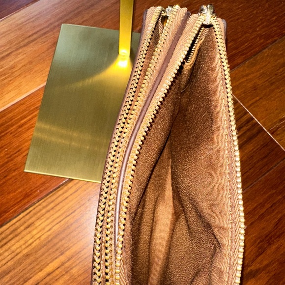 Coach Double Zipper Monogram Wristlet. Excellent condition. - Picture 10 of 12